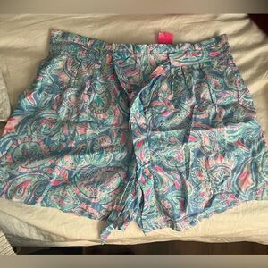 NWT Lilly Pulitzer women’s shorts size Large